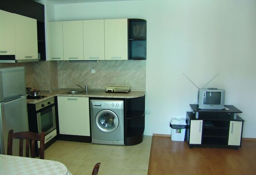 شقة غرفة واحدة, Yassen Holiday Village