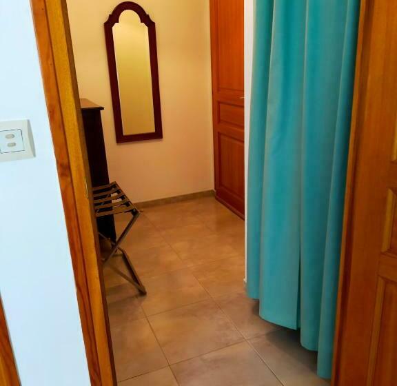 اتاق استاندارد برای معلولان, Petit Châtelet Bis