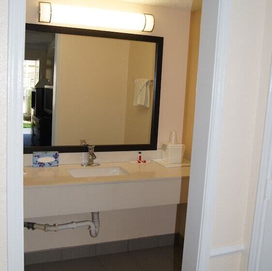 Номер Стандарт 2 Двуспальные Кровати, Travelodge By Wyndham North Richland Hills/dallas/ft Worth