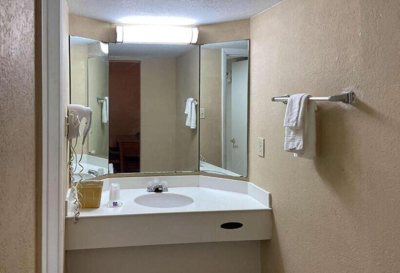 Люкс, Motel 6 Huntsville Al University Dr