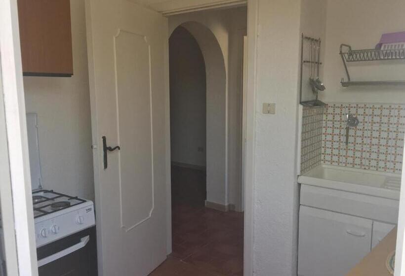 ویلای استاندارد با چشم‌انداز باغ, Residenza Gherly