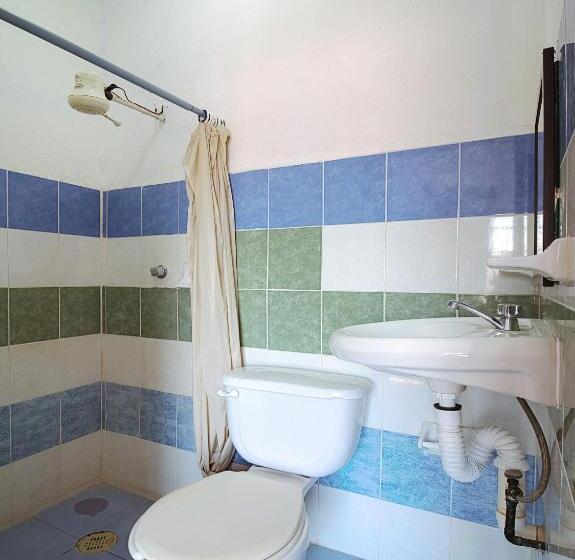 Quarto Triplo Estandar, Posada Los Faroles