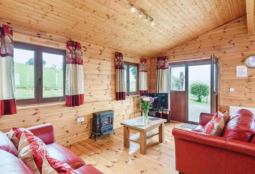 Дом 2 Спальни, Trewythen Lodges