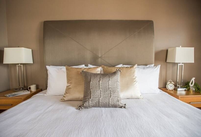 스위트, Magnolia Hotel Downtown Dallas