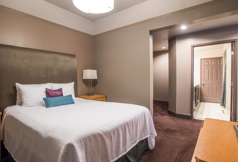 스위트, Magnolia Hotel Downtown Dallas