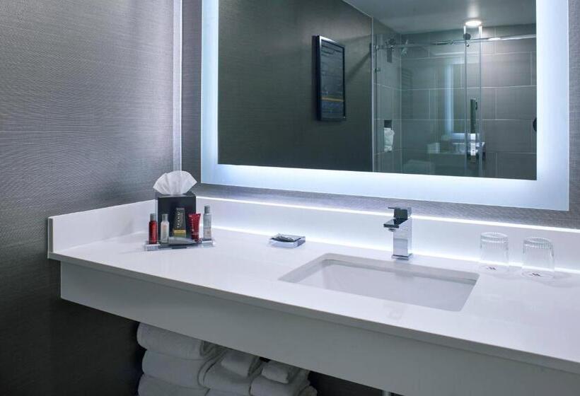 Стандартный Номер Кровать Кинг, Marriott Melville Long Island