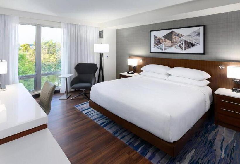 سوئیت اجرایی با تخت کینگ, South Sioux City Marriott Riverfront