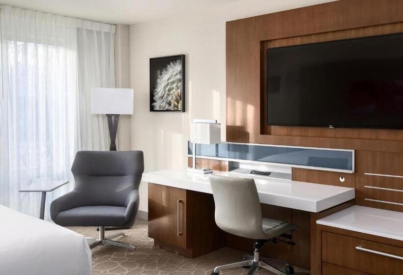 سوئیت اجرایی با تخت کینگ, South Sioux City Marriott Riverfront
