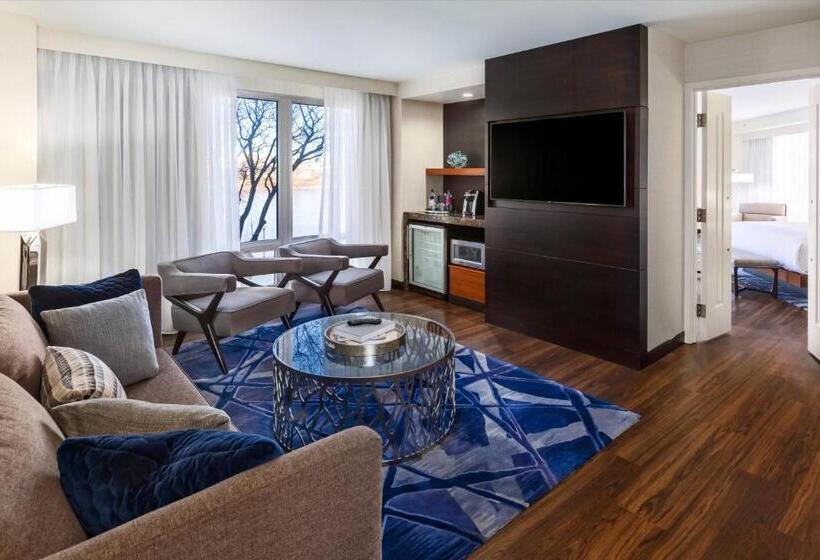 سوئیت با تخت بزرگ, South Sioux City Marriott Riverfront