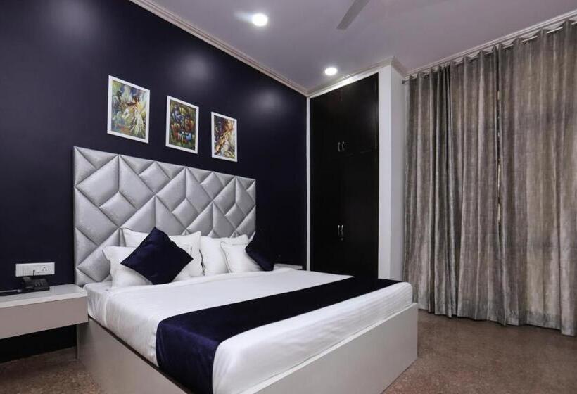 Suite com Varanda, Vizima Palace   Near Wave City Center Metro Station