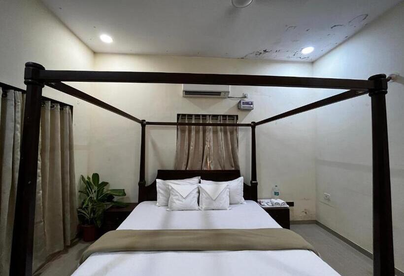 Номер Deluxe, Surve Natures Resort   Chiplun