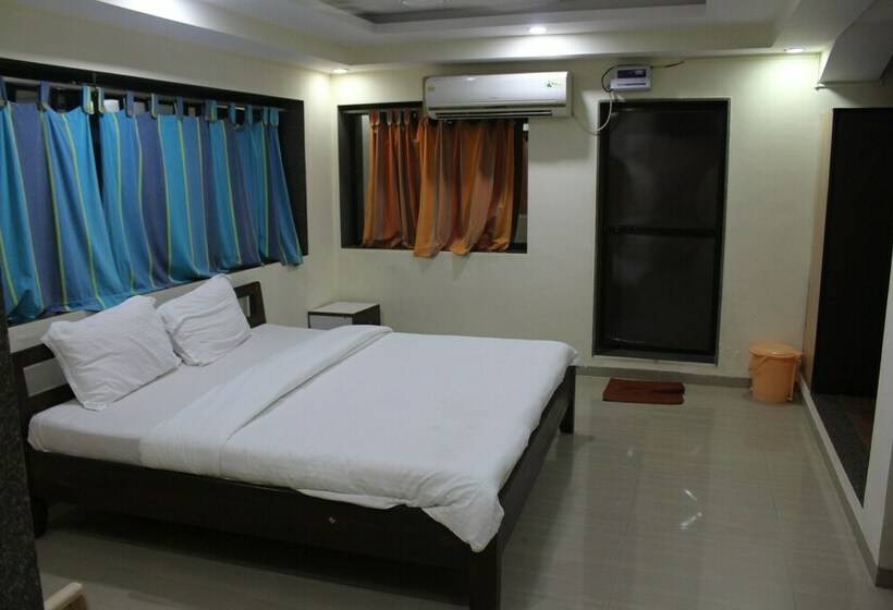 Номер Deluxe, Surve Natures Resort   Chiplun