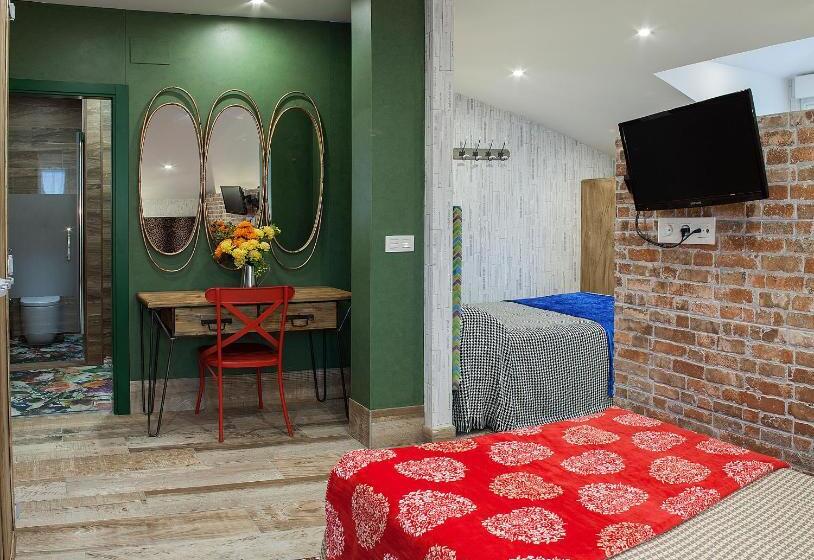 스탠다드 트리플 룸, Hostal El Aparcamiento
