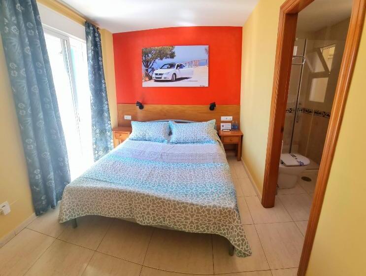 Полулюкс Вид на Море, Hostal La Estacion