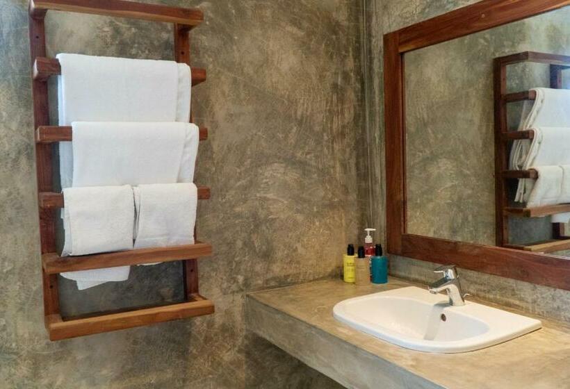 اتاق استاندارد با بالکن و چشم‌انداز دریا, Visiwa Beach Resort