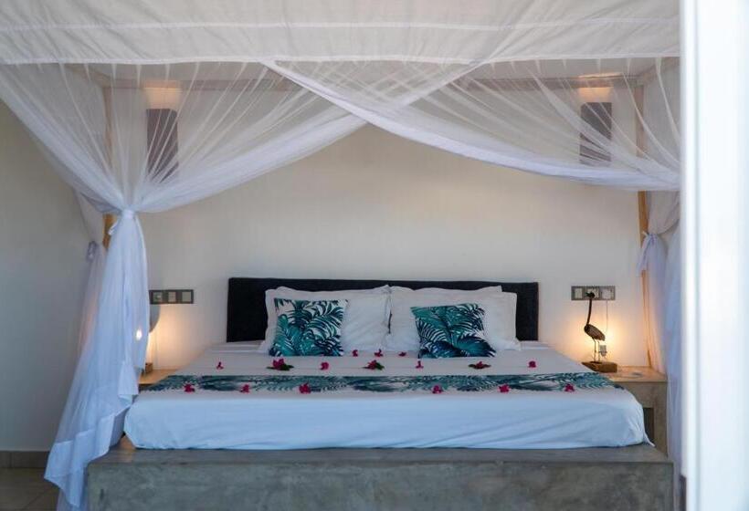 اتاق خانوادگی با چشم‌انداز جانبی دریا, Visiwa Beach Resort