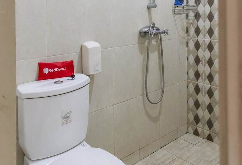 Номер Стандарт, Reddoorz Plus Near Tambun Station