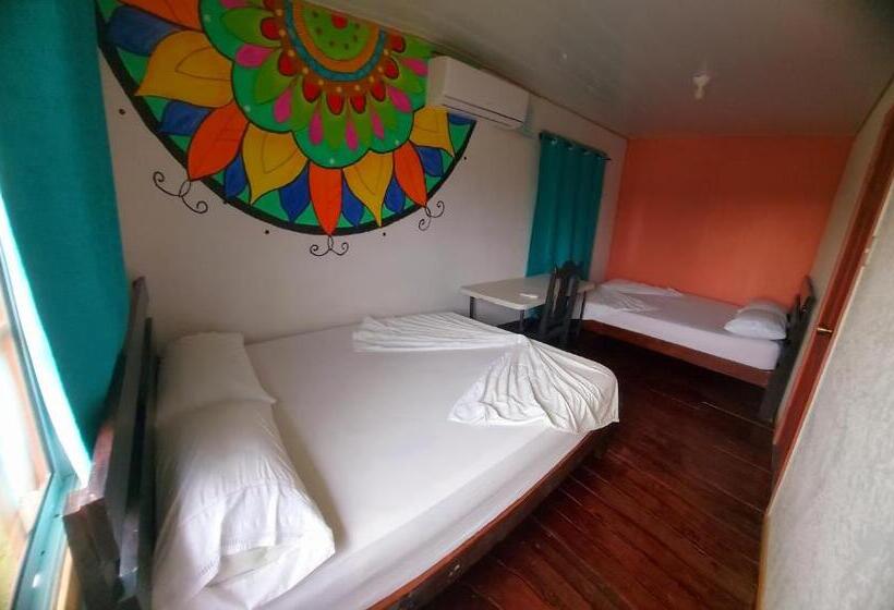 اتاق کلاسیک چهارنفره, Yubarta Lodge