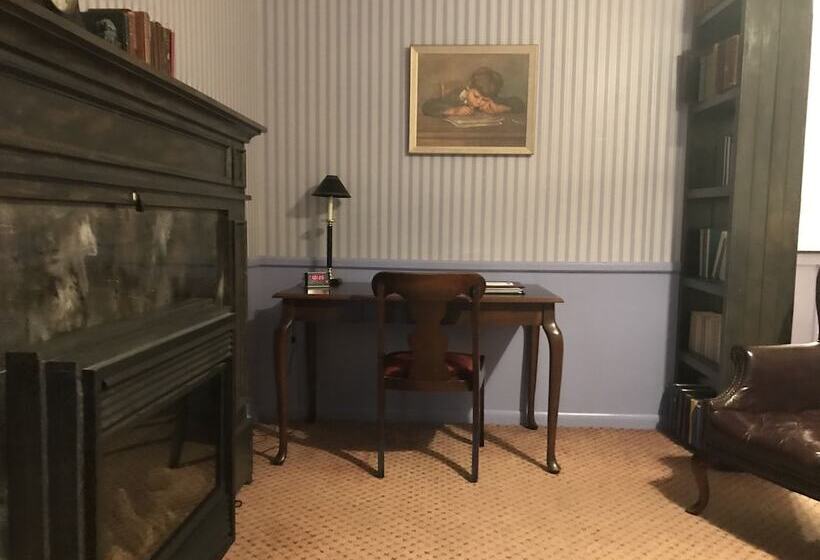 اتاق لوکس, The Charles Inn At Vacationland Inns