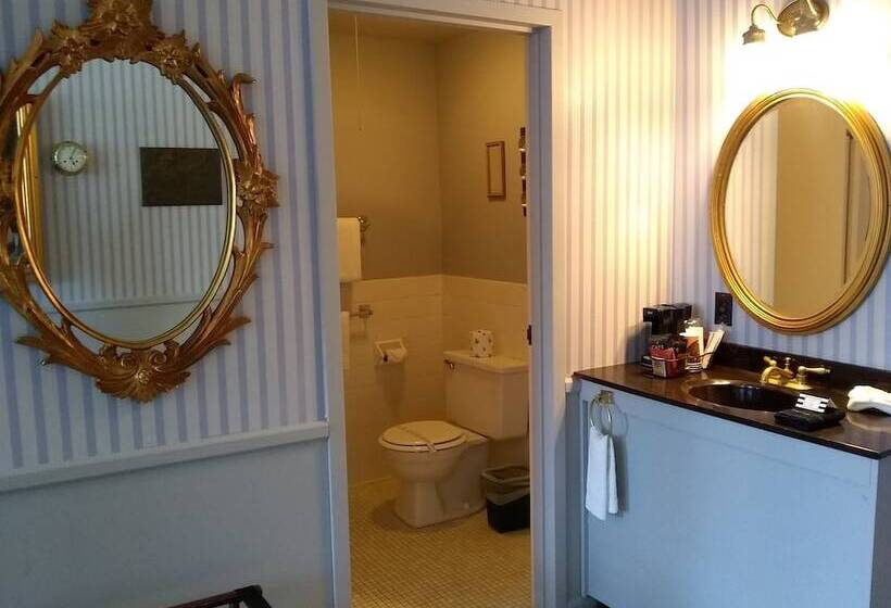 اتاق لوکس, The Charles Inn At Vacationland Inns