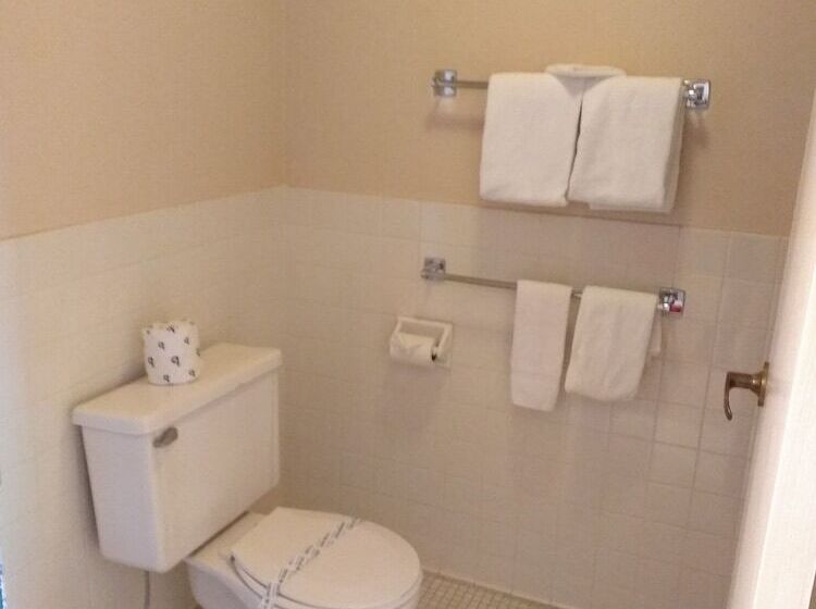 اتاق لوکس, The Charles Inn At Vacationland Inns