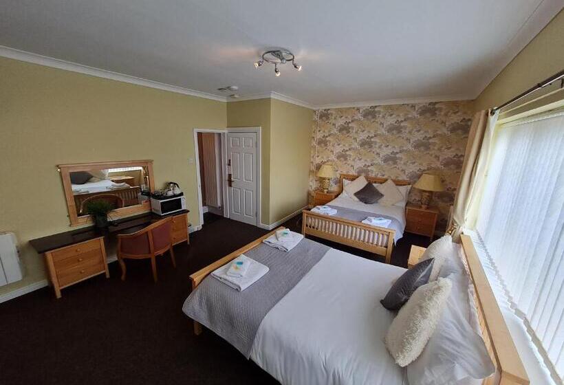 Семейный Номер, The Mayfair Lodge & Family Suite
