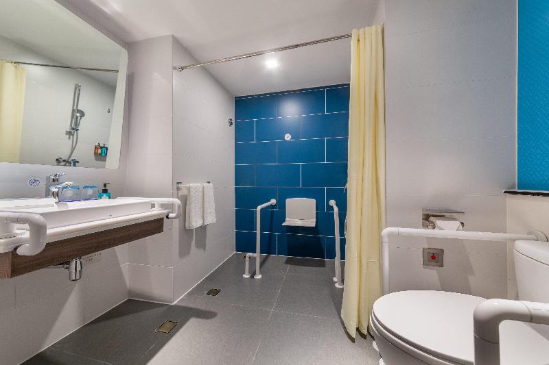 Номер Стандарт Кровать Кинг Адаптированный для Инвалидов, Holiday Inn Express Ningbo City Center, An Ihg