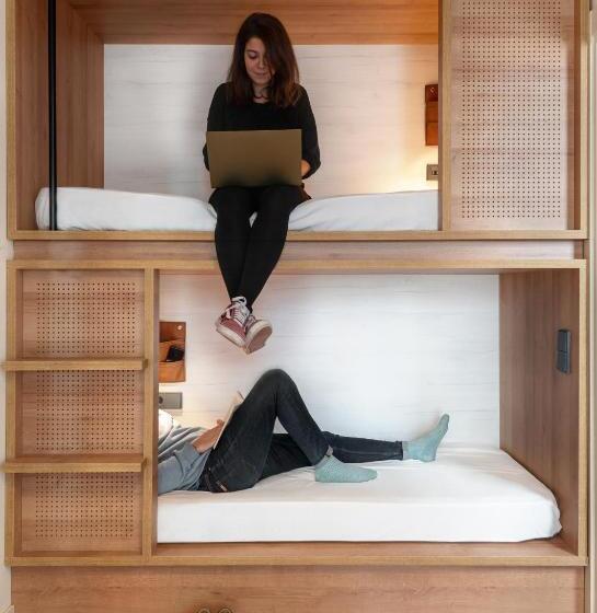 اتاق استاندارد چهار تخته, Toc Hostel Granada