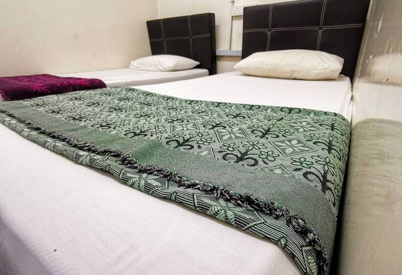 اتاق استاندارد با سرویس بهداشتی مشترک, Meera Heritage Motel