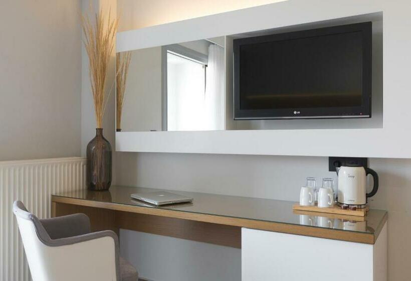 Quarto deluxe, San Panteleimon