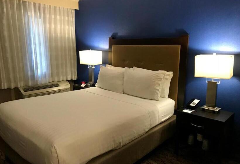 Номер Стандарт Адаптированный для Инвалидов, Holiday Inn Express & Suites Pasadena   Los Angeles, An Ihg