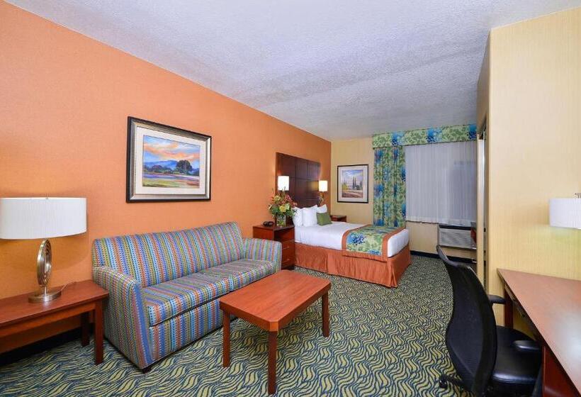 اتاق استاندارد با تخت بزرگ برای معلولان, Best Western Plus Fresno Inn