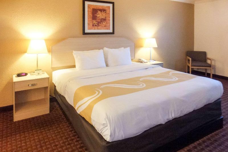 Номер Стандарт, Quality Inn & Suites Lake Havasu City
