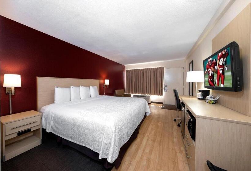 Номер Superior Кровать Кинг, Red Roof Inn Plus+ & Suites Naples Downtown 5th Ave S