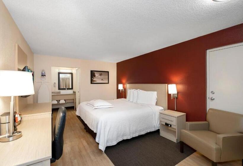Номер Премиум, Red Roof Inn Plus+ & Suites Naples Downtown 5th Ave S