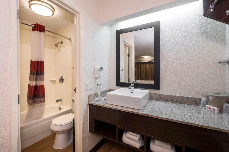 اتاق لوکس, Red Roof Inn West Monroe
