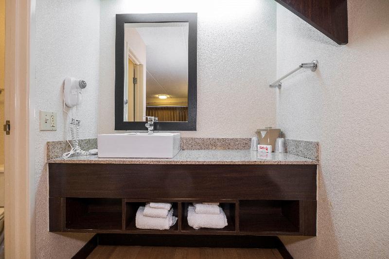 اتاق استاندارد با تخت بزرگ, Red Roof Inn West Monroe