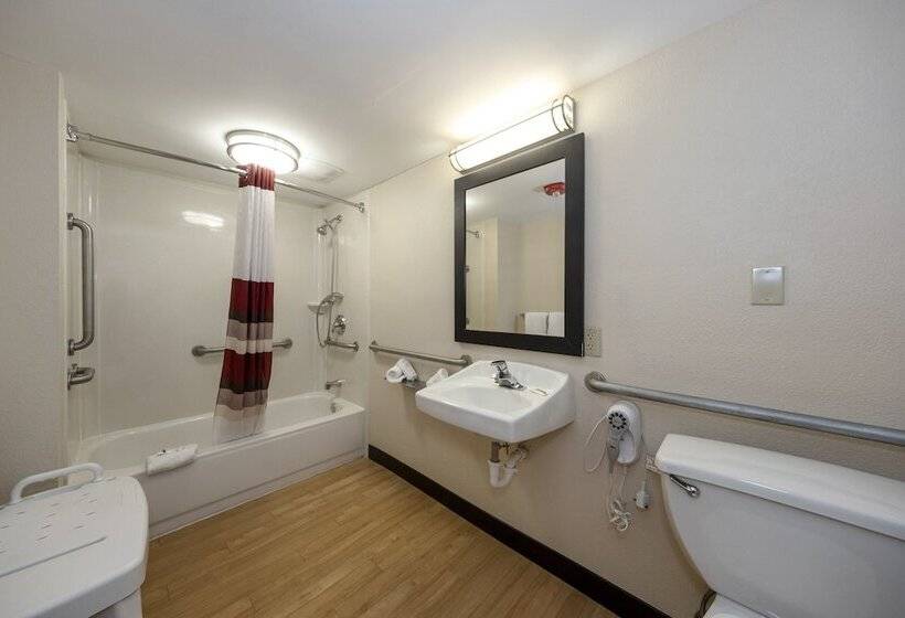 Номер Премиум, Red Roof Inn Plus+ & Suites Naples Downtown 5th Ave S