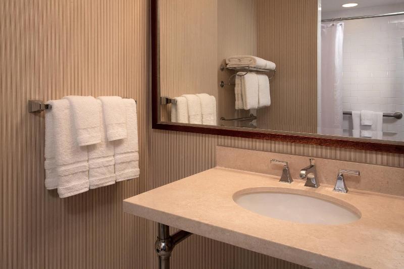 Номер Стандарт, Sheraton Louisville Riverside