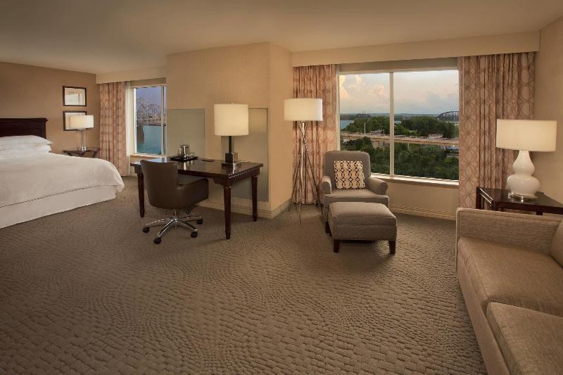 Номер Клуб, Sheraton Louisville Riverside