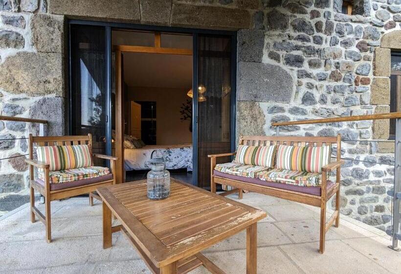 Номер Стандарт, Le Clos Des Pierres Rouges