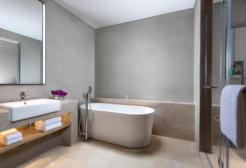 مجموعه ویستا شهر, Holiday Inn Guiyang City Center, An Ihg