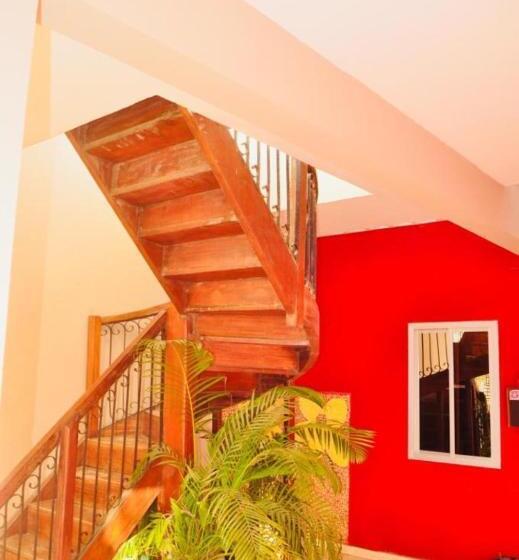 اتاق استاندارد با سرویس بهداشتی مشترک, Chez Titi