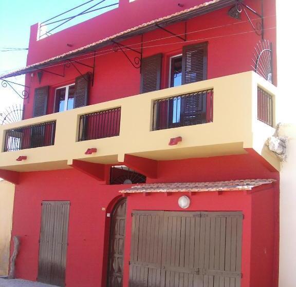 اتاق استاندارد یک نفره, Chez Titi