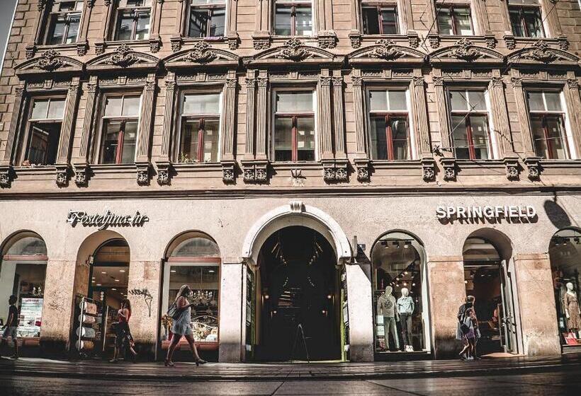 اتاق استاندارد یک تخته با بالکن, Timeout Heritage Hotel Zagreb