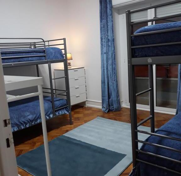 اتاق استاندارد چهارنفره با سرویس بهداشتی مشترک, Ameli Rooms