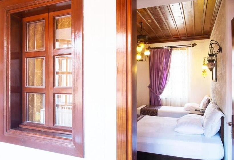 اتاق استاندارد سه نفره, Cicerone Lodge