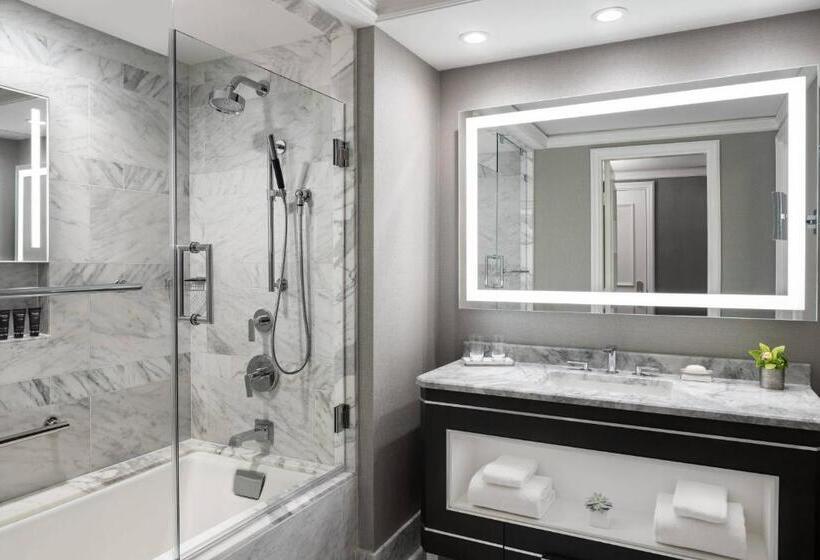 Номер Премиум, The Ritzcarlton, St. Louis