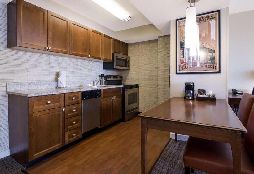 Suite Aangepast voor Gehandicapten, Sonesta Es Suites Chicago Downtown Magnificent Mile  Medical