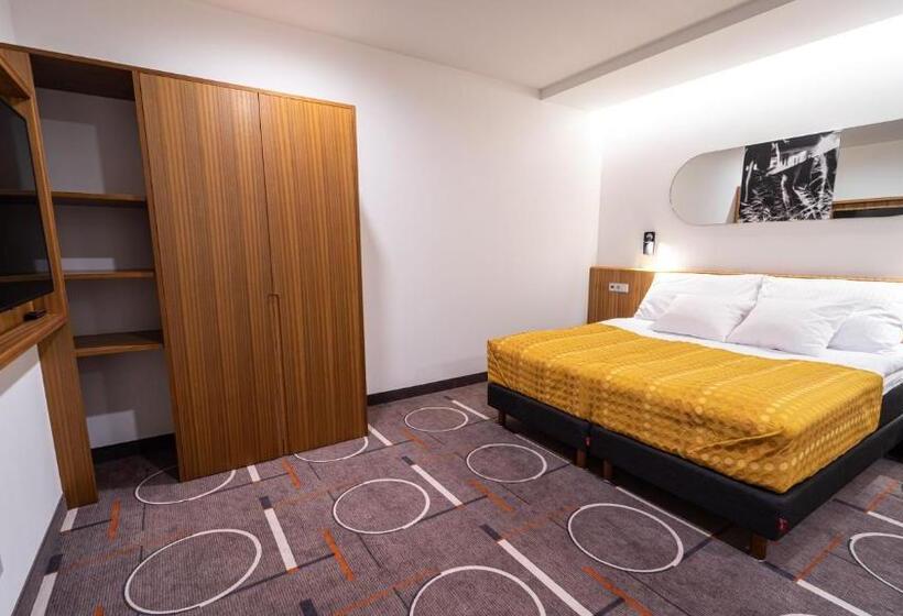 سوییت, Hestia Hotel Kentmanni